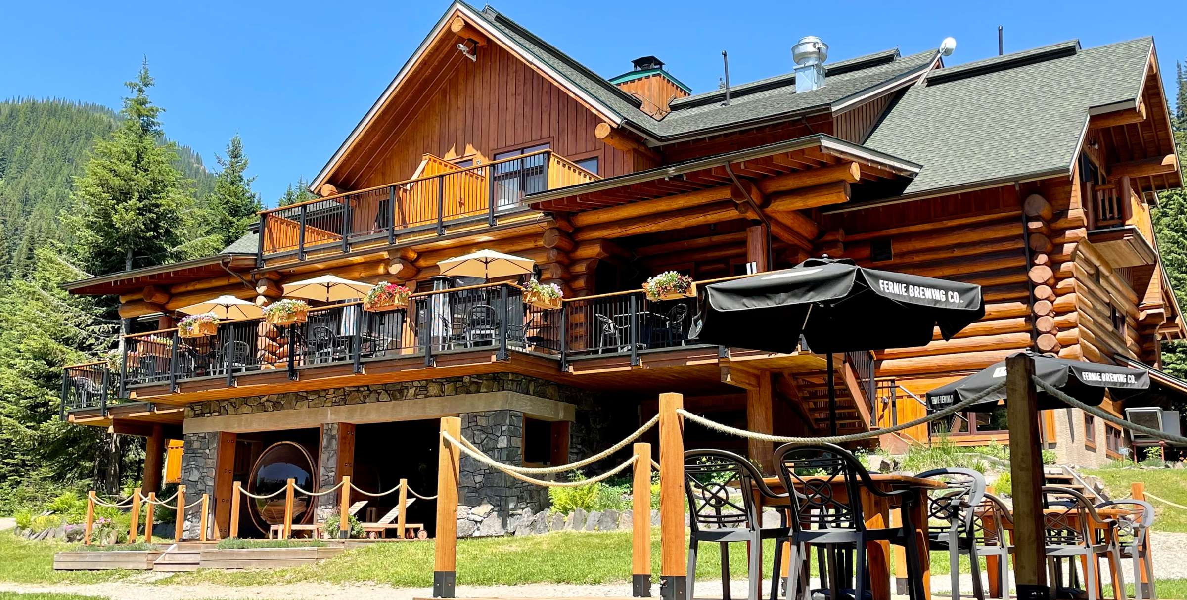 Island Lake Lodge in Fernie Mountain Resort  Catskiing