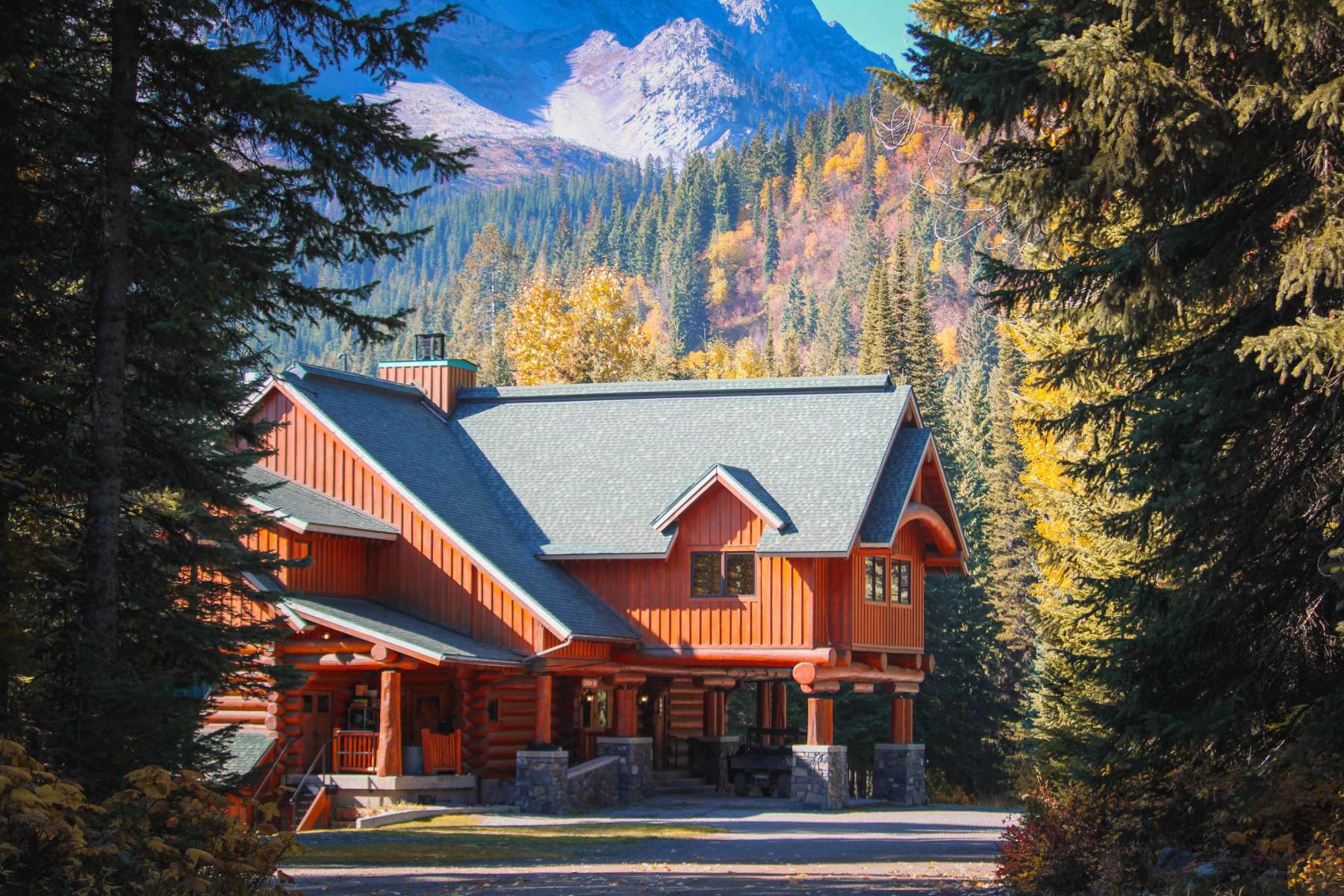 Fall colours at Island Lake Lodge 